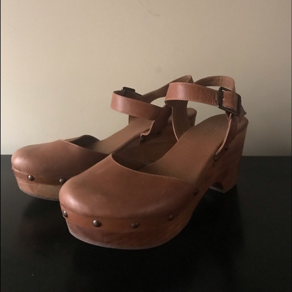 zori clog sandal